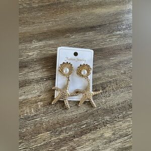 Starfish and shell with pearl
Earrings